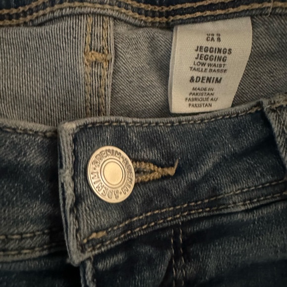 H&M Women's Low Waist Jeggings Size 8 Gray Gently Used - Picture 3 of 7